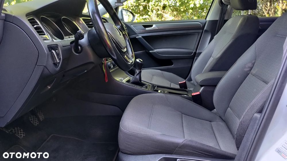 Volkswagen Golf 1.6 TDI BlueMotion Technology Cup - 23