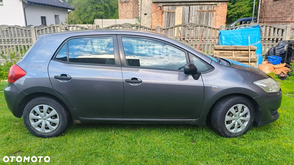 Toyota Auris 1.4 D-4D Luna - 1