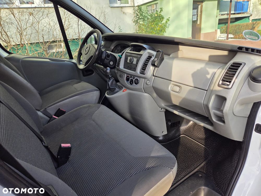 Opel Vivaro - 8