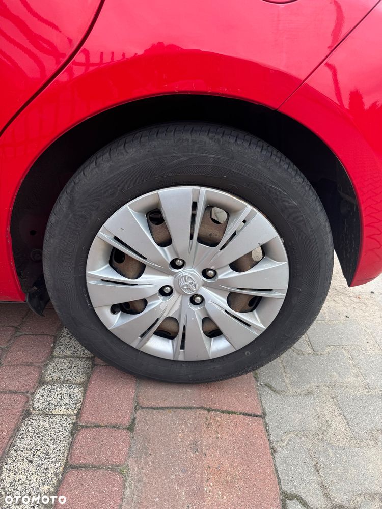 Toyota Yaris - 25