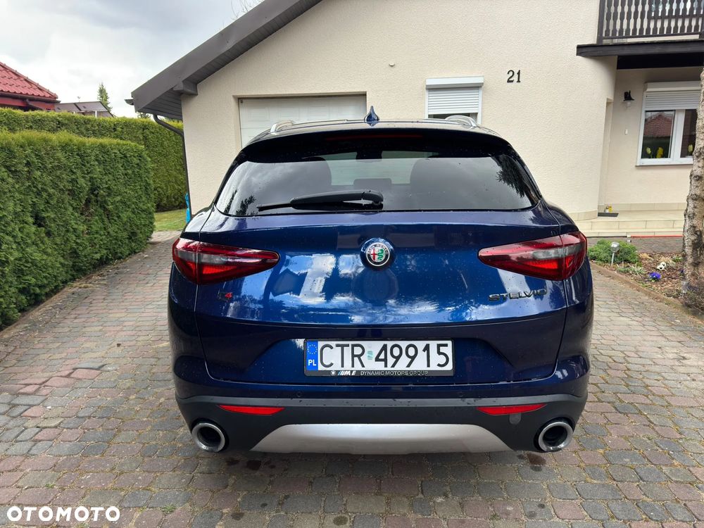 Alfa Romeo Stelvio 2.0 Turbo TI Q4 - 11
