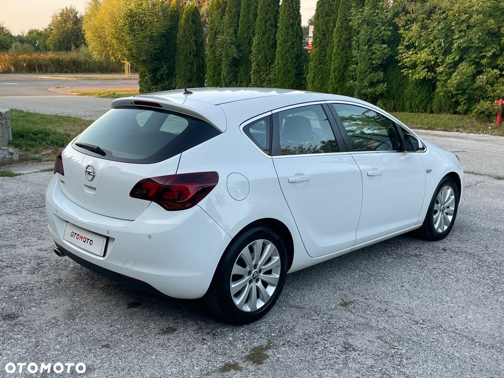 Opel Astra 1.4 Turbo Exklusiv - 30