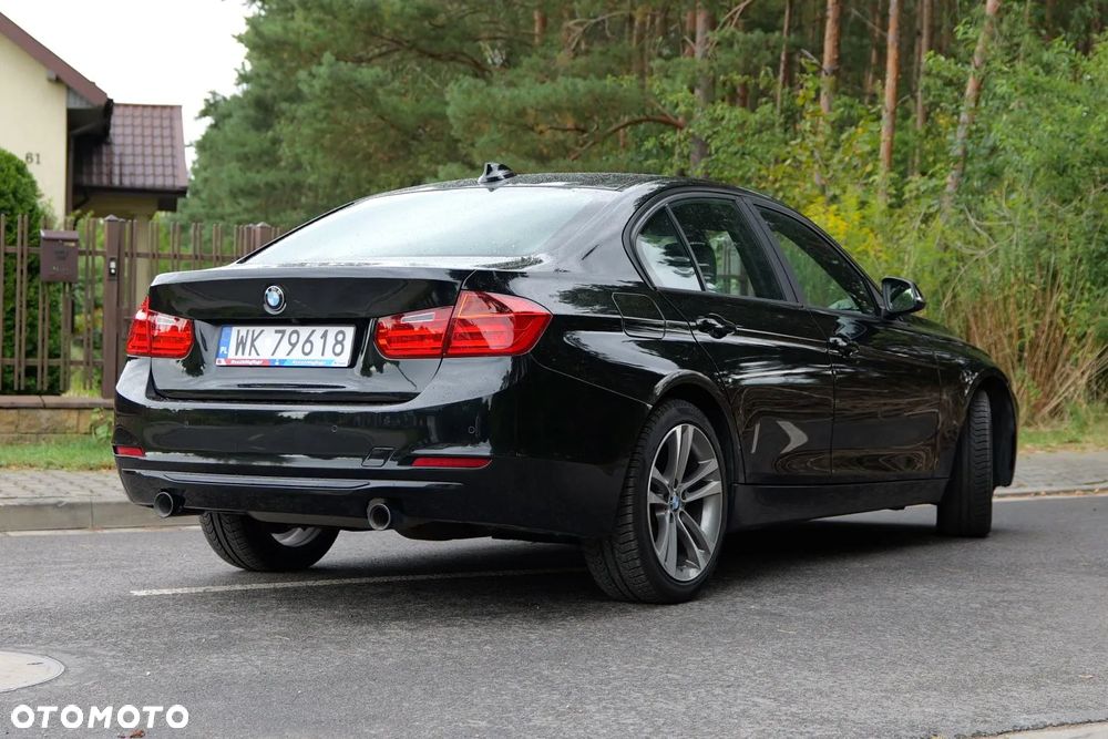 BMW Seria 3 335i xDrive Edition Sport - 4