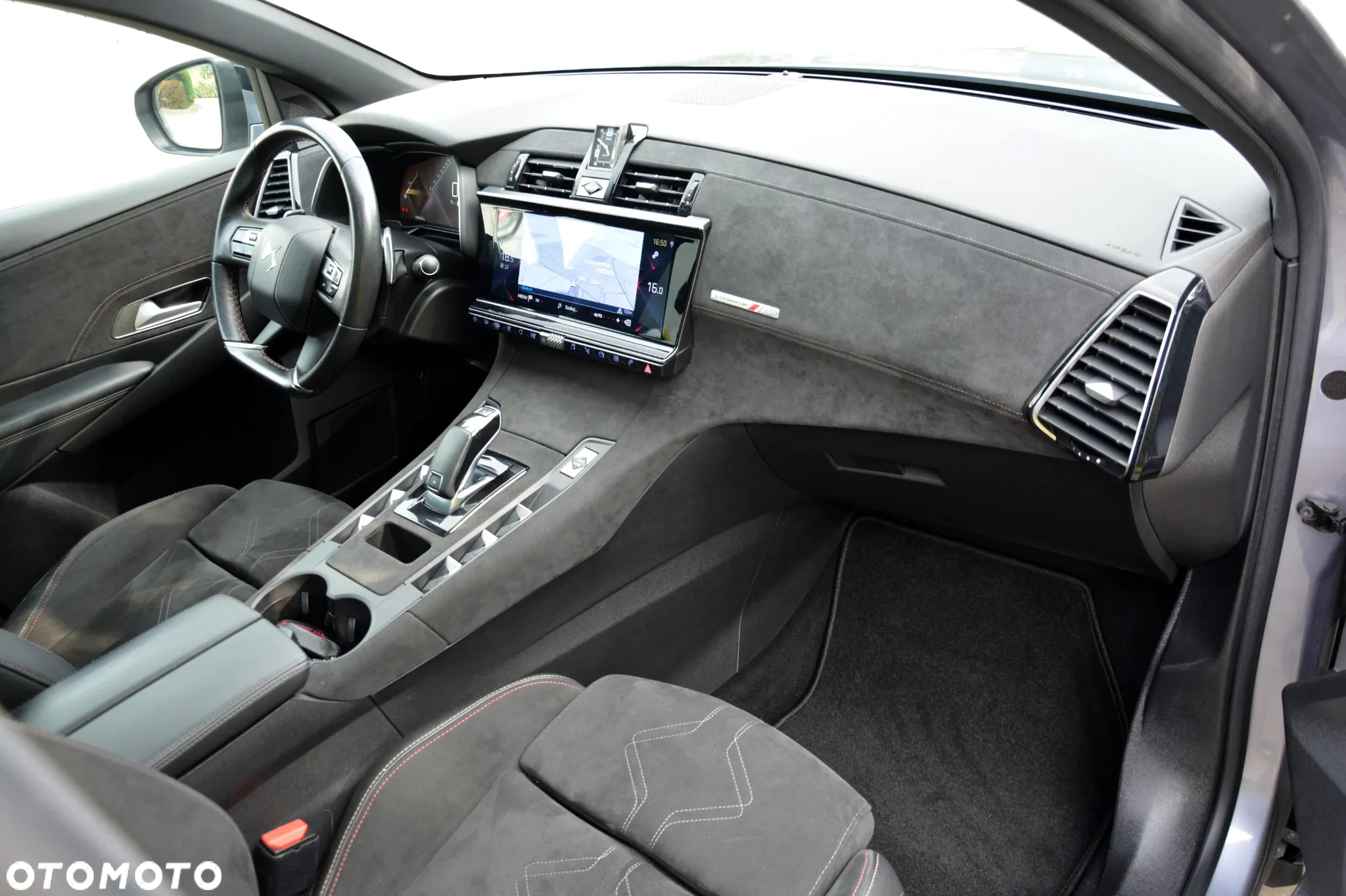 DS Automobiles DS 7 Crossback 2.0 BlueHDi Performance Line + - 23