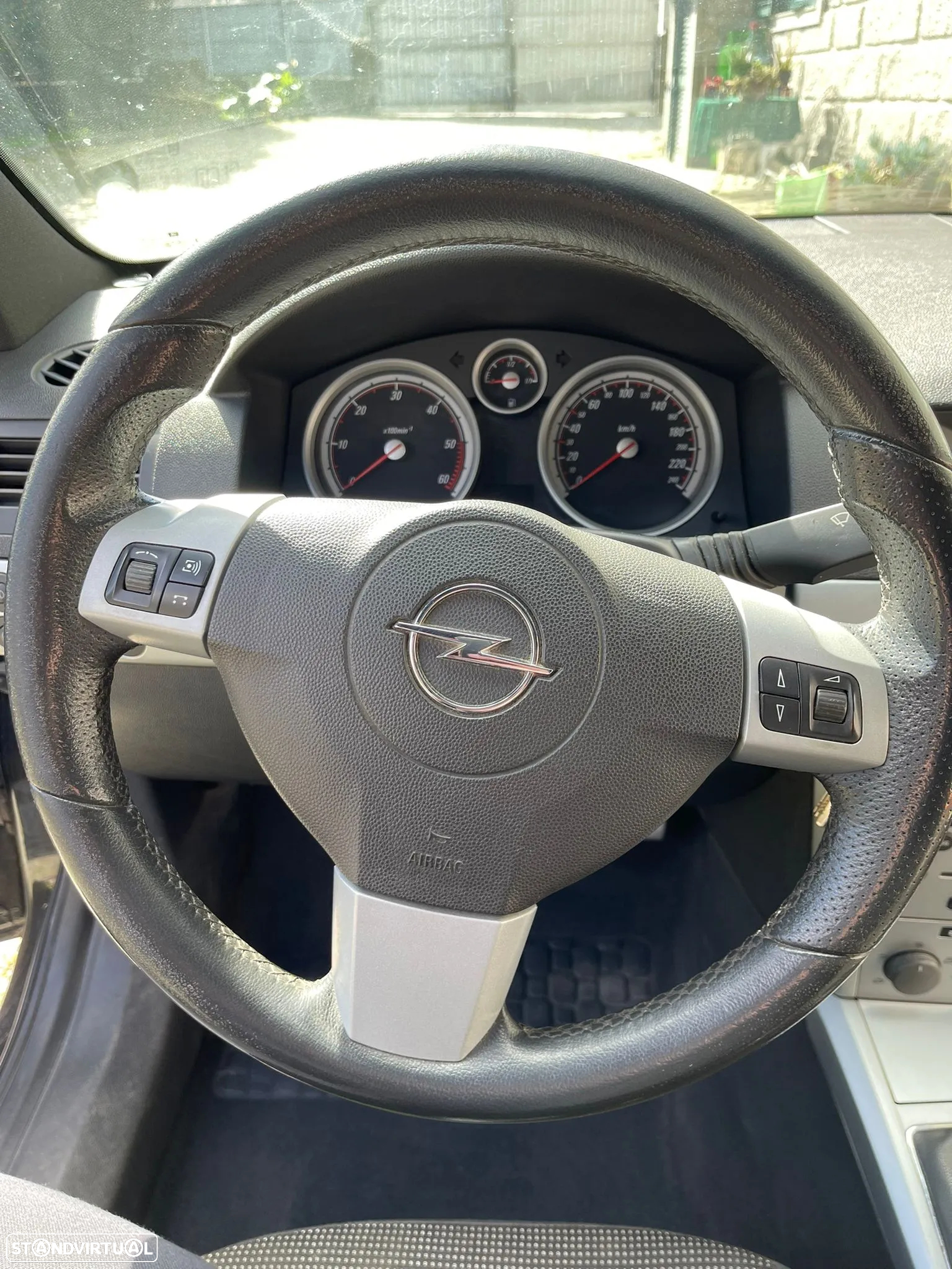 Opel Astra GTC 1.7 CDTi - 8