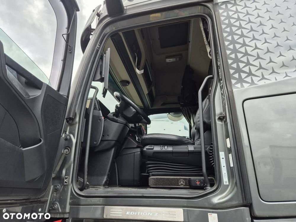 Mercedes-Benz actros - 8