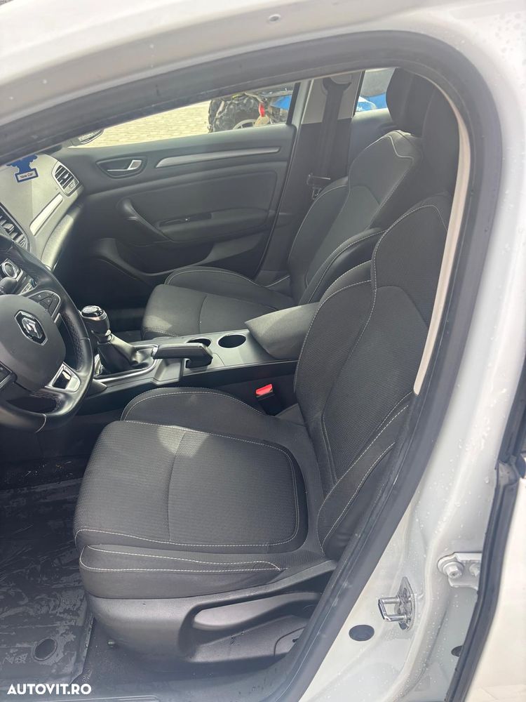 Renault Megane TCE 114 GPF Life - 12