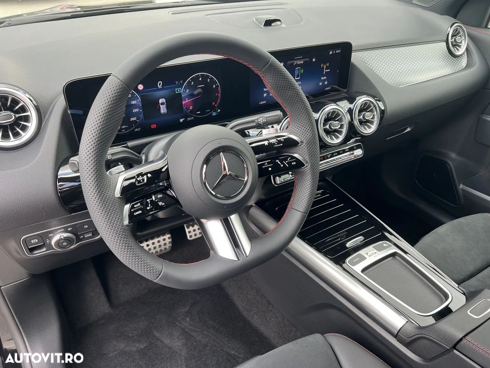 Mercedes-Benz GLA 220 4MATIC MHEV - 14