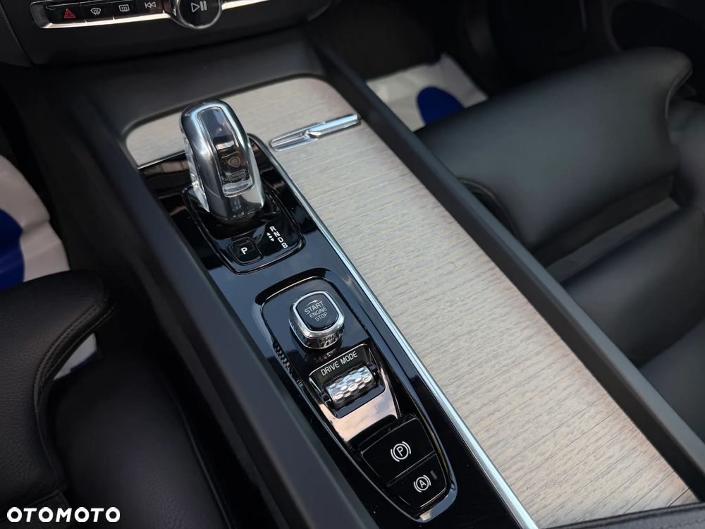 Volvo XC 60 T8 AWD Plug-In Hybrid Inscription - 22