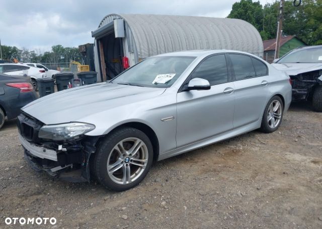 BMW Seria 5 528i xDrive - 24
