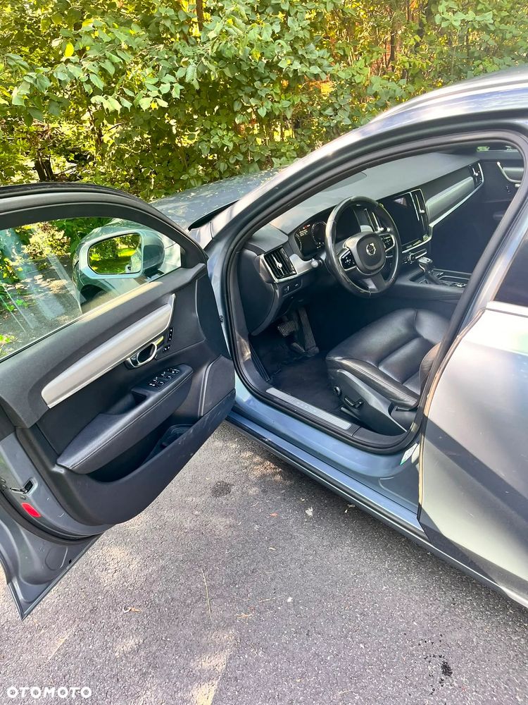 Volvo V90 D4 Momentum - 31
