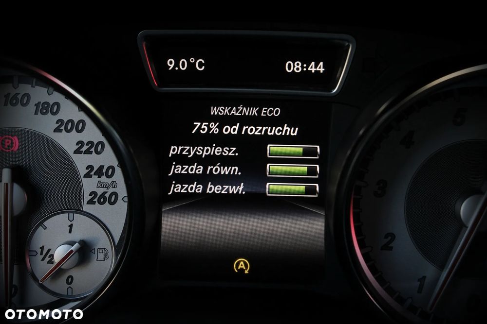 Mercedes-Benz CLA 180 Urban - 30