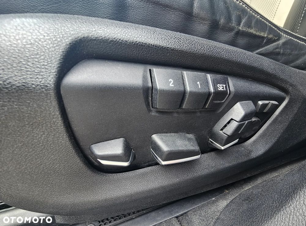 BMW X6 xDriveM50d - 12