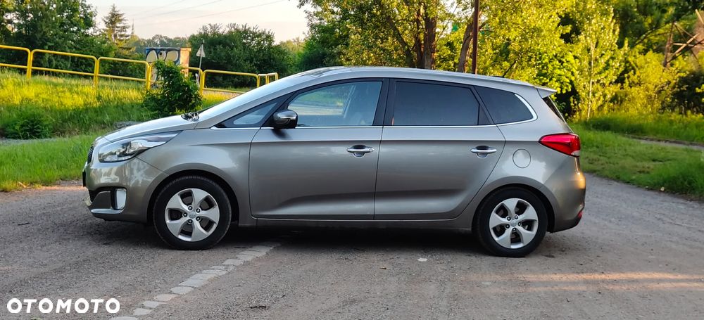 Kia Carens 1.6 GDI Dream-Team Edition - 11