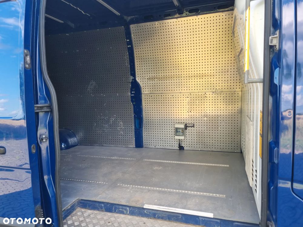 Nissan NV 400 - 15