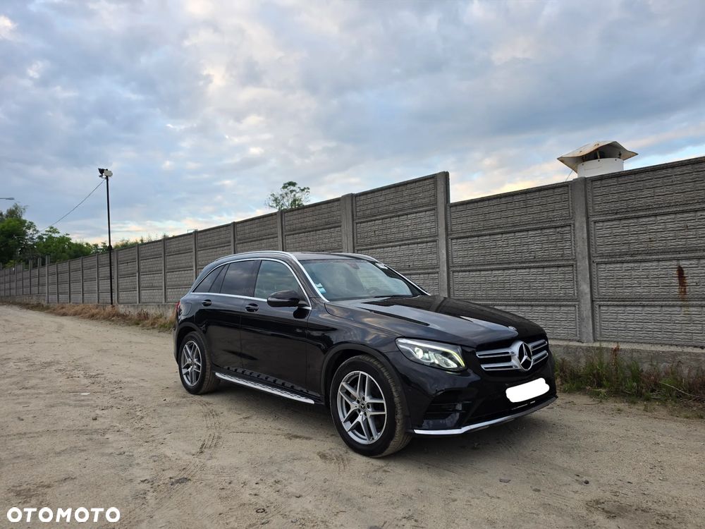 Mercedes-Benz GLC 250 d 4Matic 9G-TRONIC AMG Line - 24