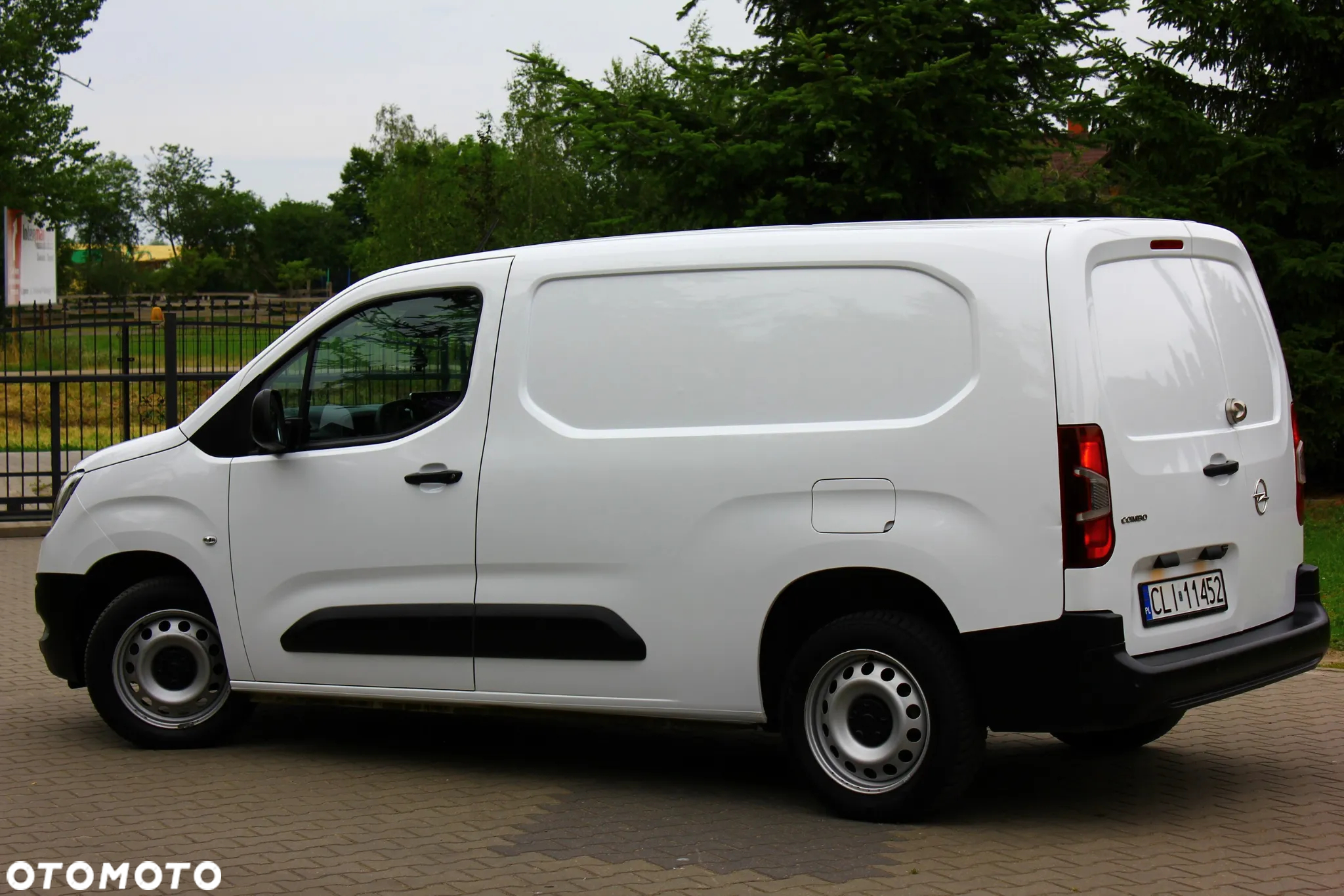 Opel Combo 1.5 CDTI 102KM LONG L2 3 OSOBOWY  NAVIGACJA KAMERA COFANIA CLIMATRONIC DWUSTREFOWY - 7