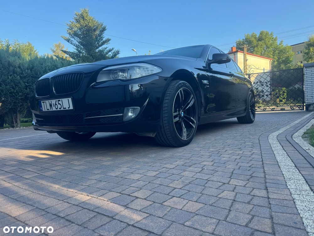 BMW Seria 5 528i xDrive - 17