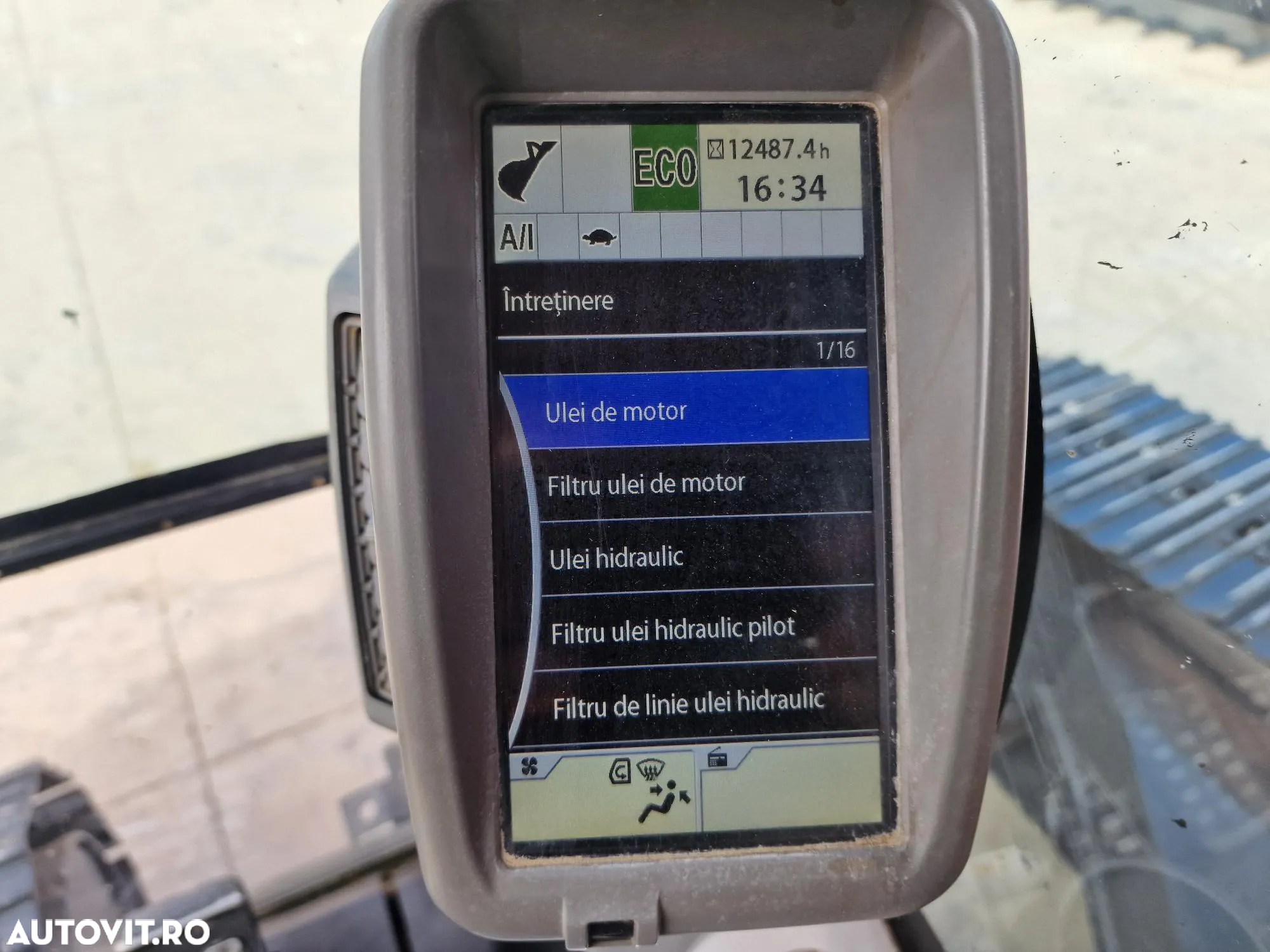 Hitachi ZX210, 23t, cupa 1,3mc NOUA, 12.487h-46900 Eur+Tva, camera spate, instalatia picon, 3 pompe hidraulice HITACHI, protectie acoperis cabina, AC, produs in JAPONIA, posibilitate leasing 46.900 EUR+Tva - 30