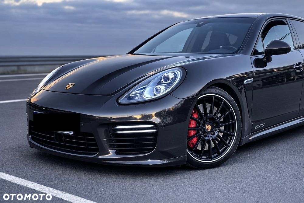Porsche Panamera - 1