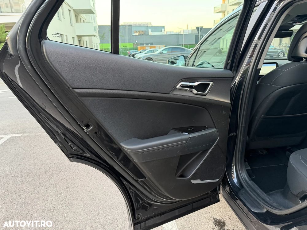 Kia Sportage 1.6 T-GDI HEV 6AT 4x2 Business Line - 16