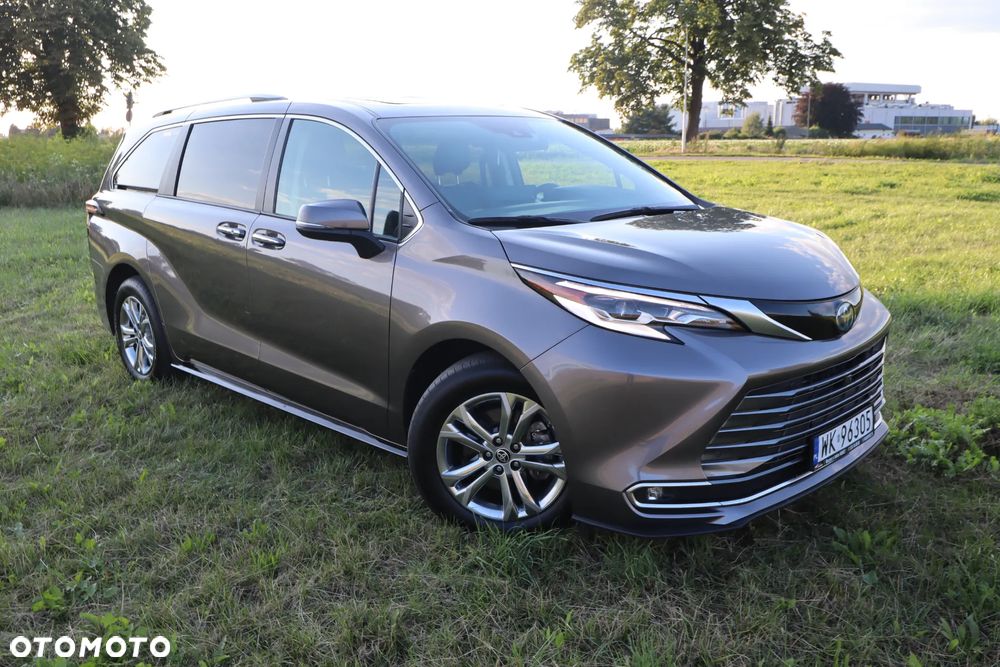Toyota Sienna - 12