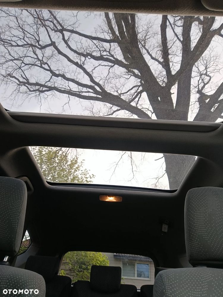 Toyota Prius+ - 14