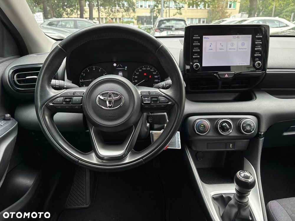 Toyota Yaris - 10