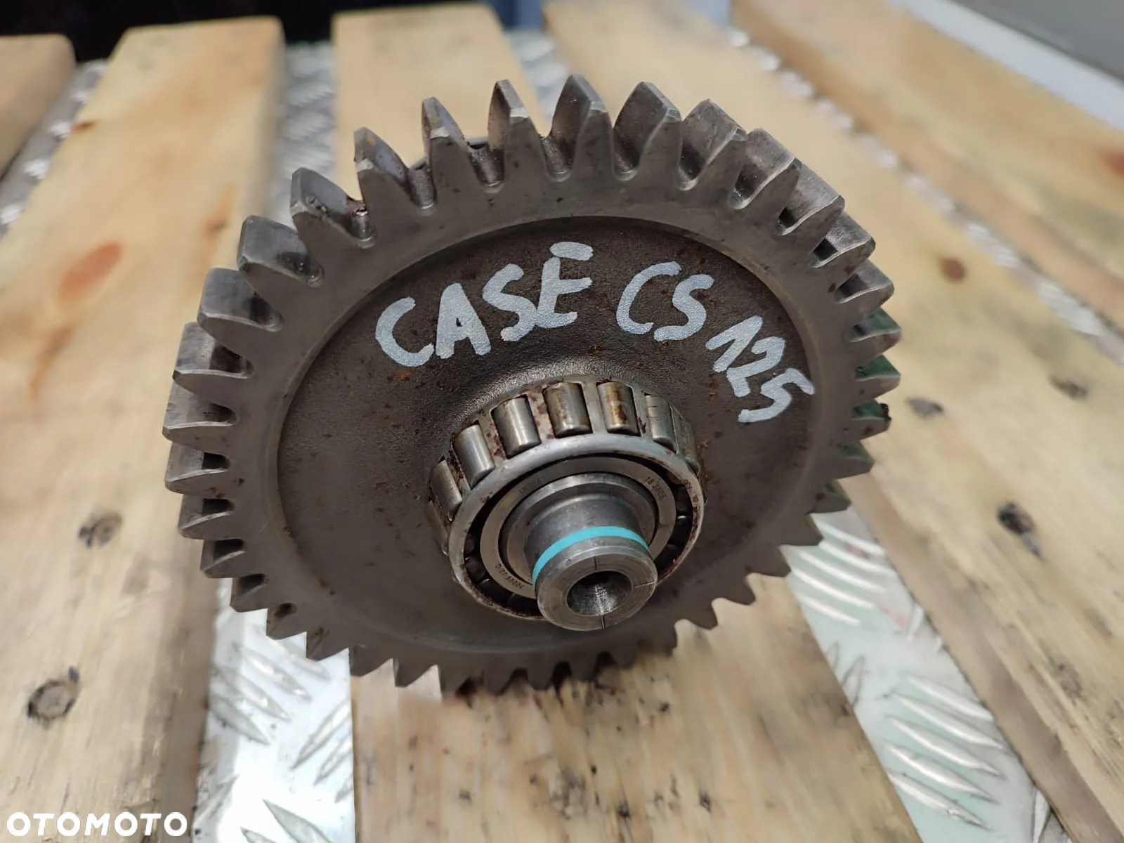 Wałek koło zębate 1780126 skrzyni biegów CASE CS 125 - 6