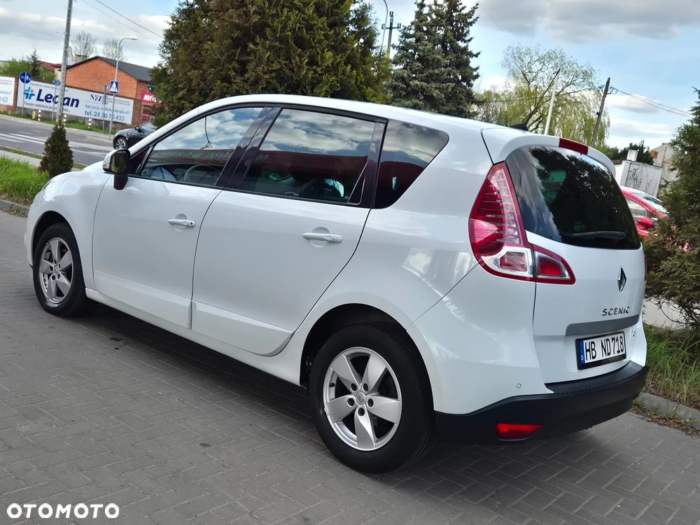 Renault Scenic 1.5 dCi Emotion - 9