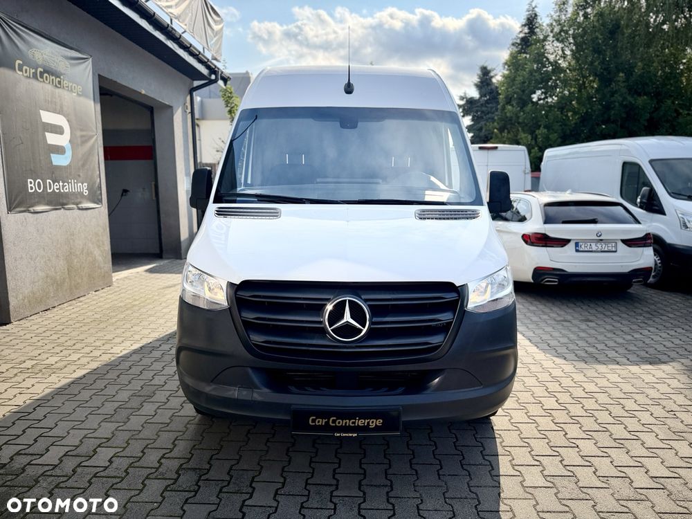 Mercedes-Benz Sprinter - 2