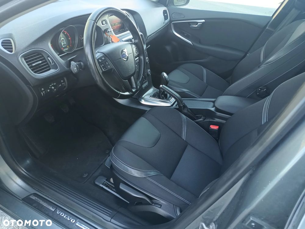 Volvo V40 D3 - 8
