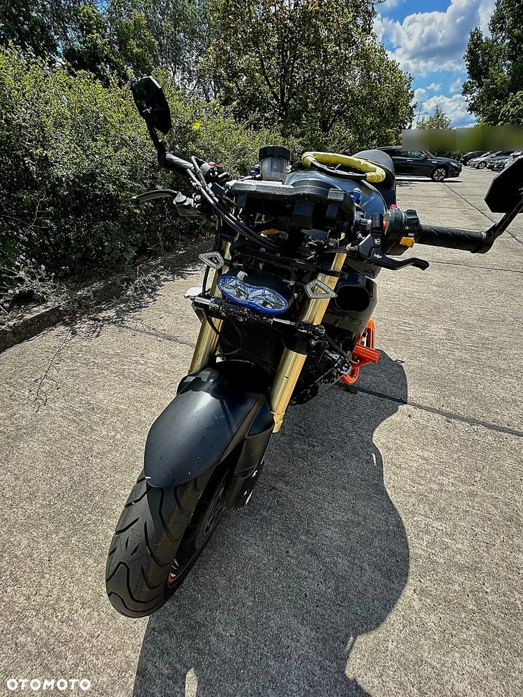 Suzuki GSX-R - 2