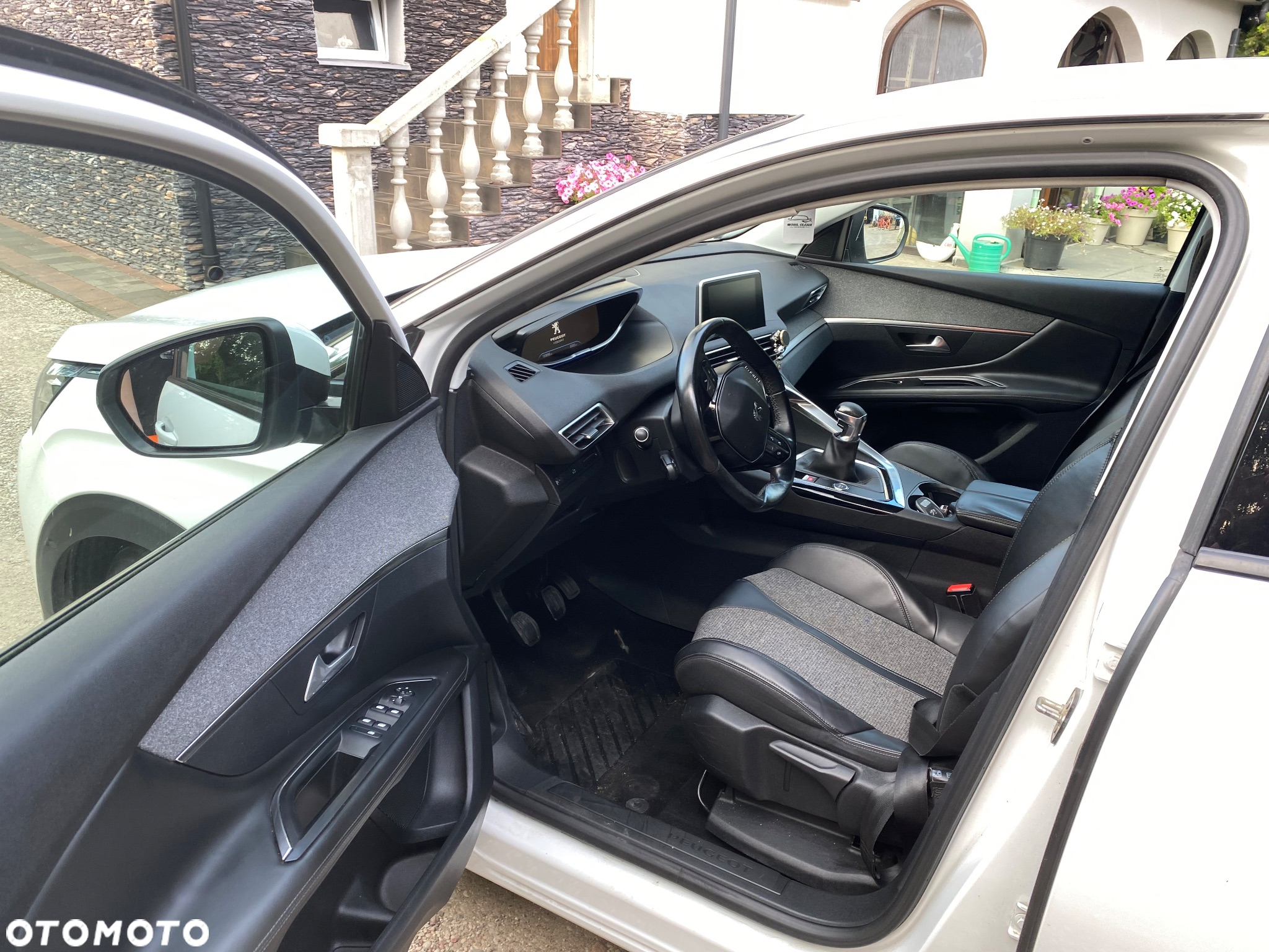 Peugeot 3008 1.6 BlueHDi Allure S&S - 9