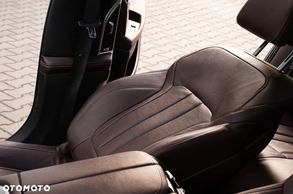 BMW Seria 7 730d xDrive sport - 34