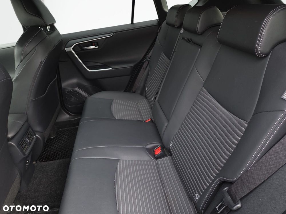 Toyota RAV4 - 9