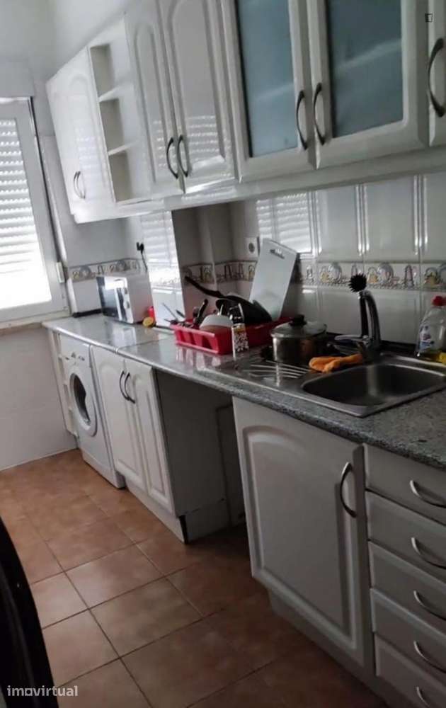 Quarto - localizado em Setubal - Grande imagem: 2/7