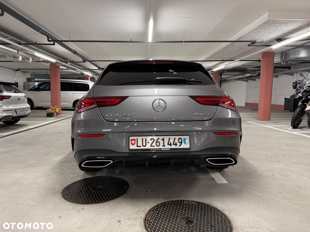 Mercedes-Benz CLA 250 4-Matic AMG Line 7G-DCT - 2