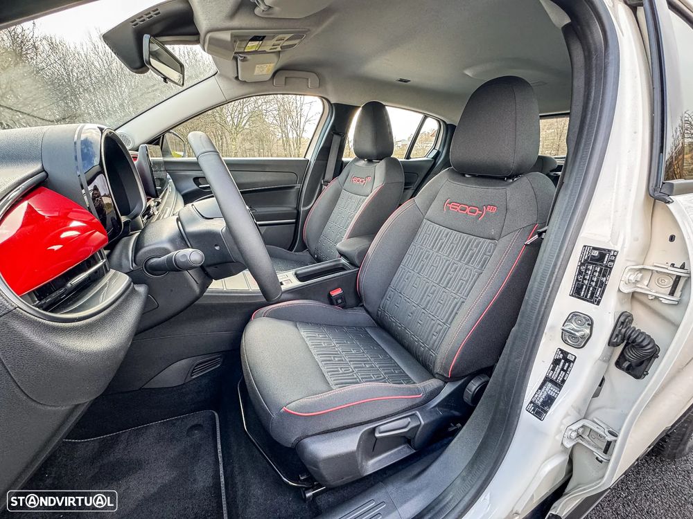 Fiat 600e 54 kWh (RED) - 13