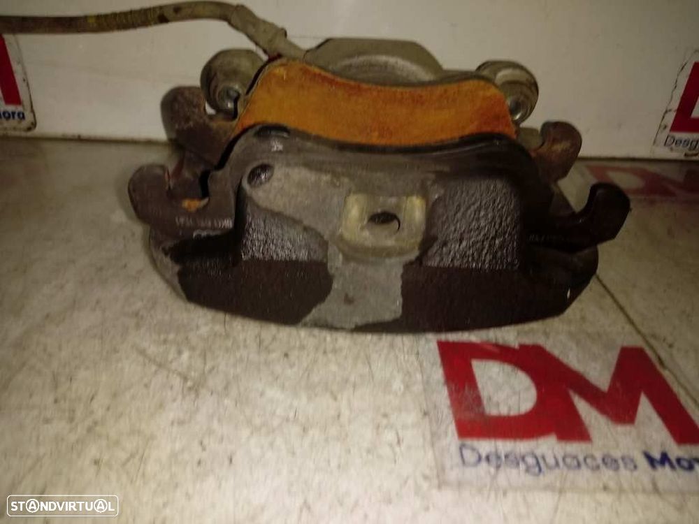 PINÇA TRAVÃO FRONTAL ESQUERDA AUDI Q5 2010 - - 3