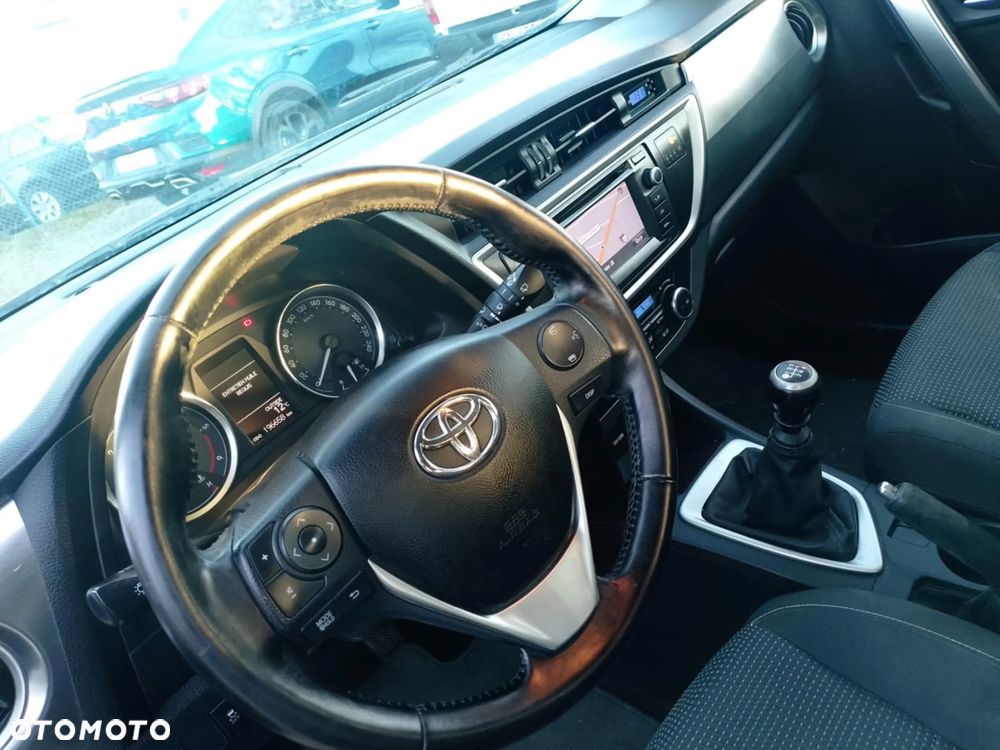 Toyota Auris 1.4 D-4D Premium - 5