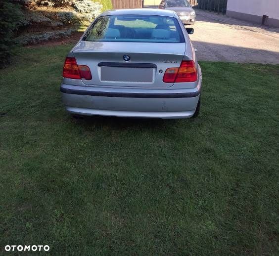 BMW Seria 3 320i - 3