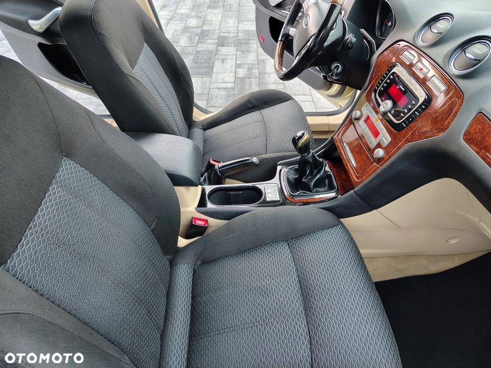 Ford Mondeo 2.0 Ghia X100 / X - 16