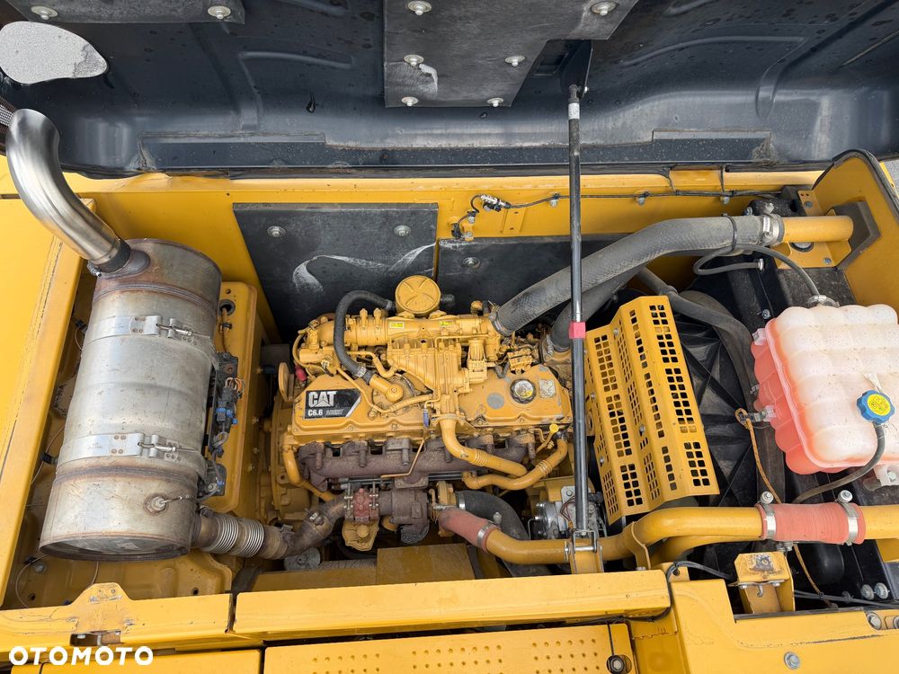 Caterpillar - 17