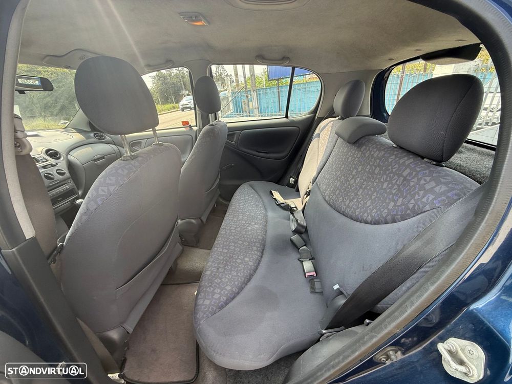 Toyota Yaris 1.0 Luna ABS - 11