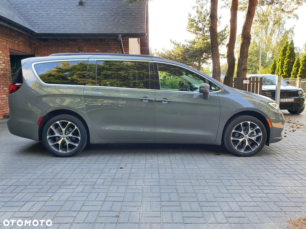 Chrysler Pacifica - 9