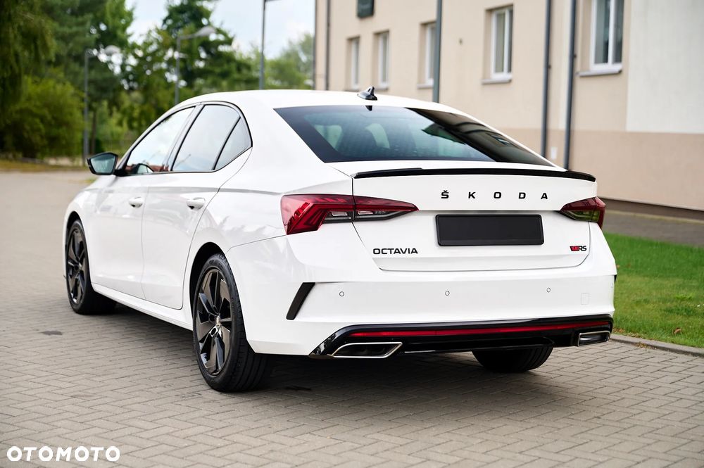 Skoda Octavia 2.0 TDI DSG RS - 14