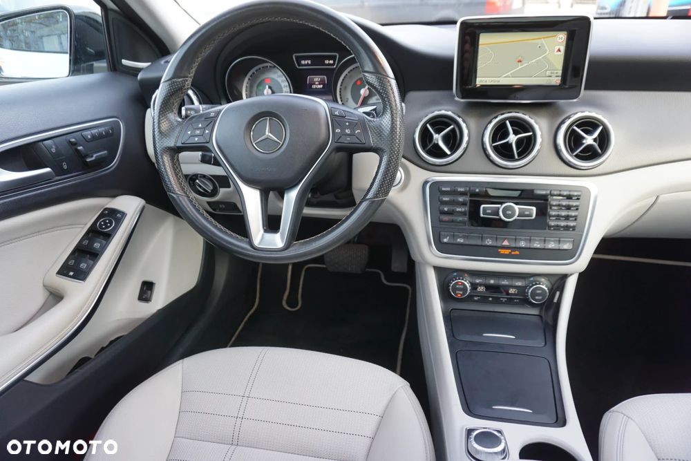 Mercedes-Benz GLA 250 4-Matic - 18