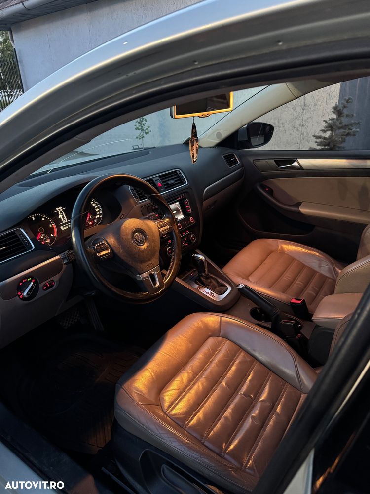 Volkswagen Jetta 1.6 TDI DPF Comfortline DSG - 10