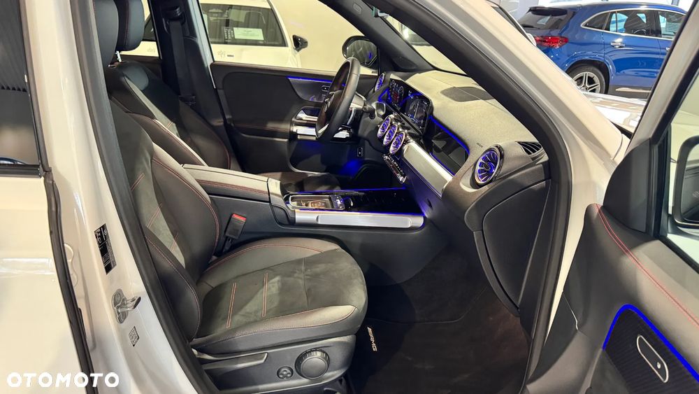 Mercedes-Benz GLB 200 AMG Line 7G-DCT - 33